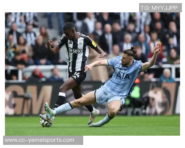 前裁判解析伊萨克与詹姆斯争议犯规索博接触未足以影响加纳乔表现 前裁判解析伊萨克与詹姆斯争议犯规索博接触未足以影响加纳乔表现