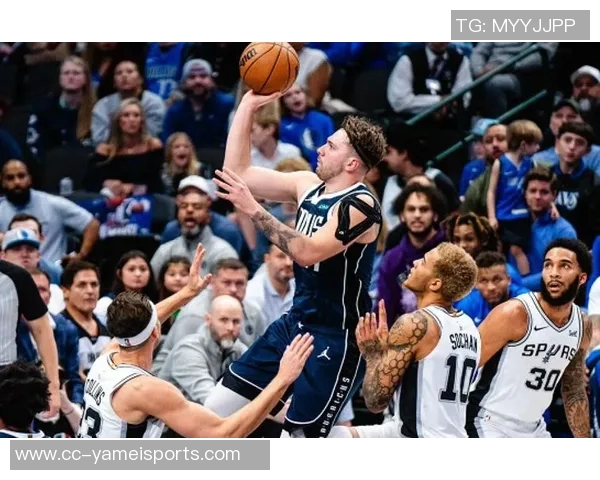 28支球队齐聚赛季首战东契奇马克西文班华子联手轰下四个40分以上 28支球队齐聚赛季首战东契奇马克西文班华子联手轰下四个40分以上