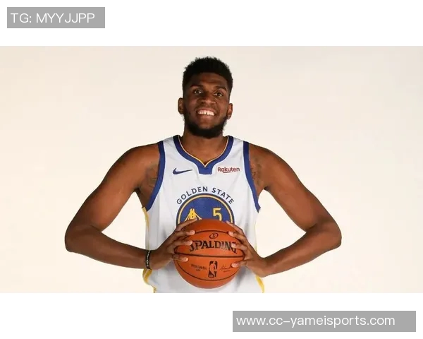 乌布雷拼劲十足全场表现出色贡献17分11板三分命中率高达60 乌布雷拼劲十足全场表现出色贡献17分11板三分命中率高达60